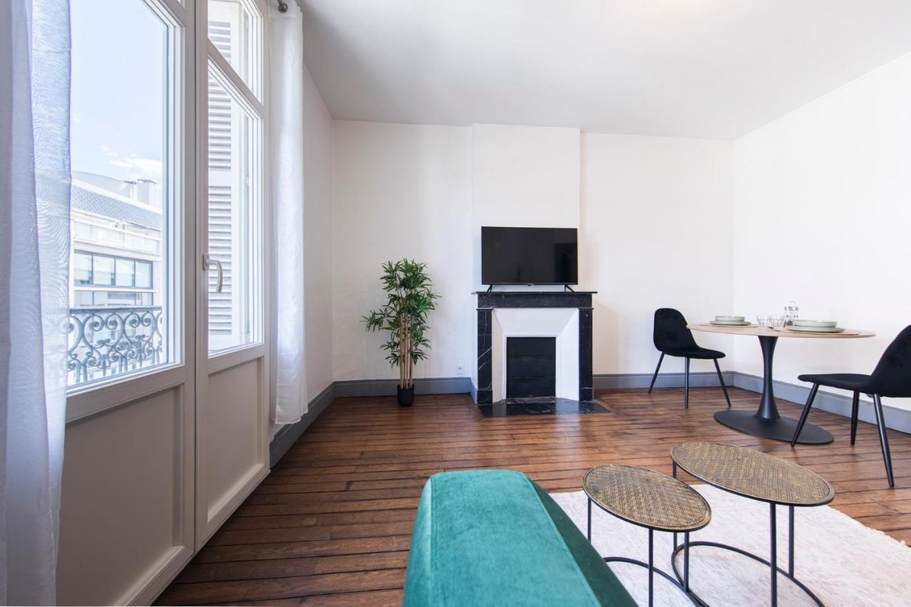 Appartement Avec Balcon A 250 M De La Gare, Hyper Centre Tours Exterior foto